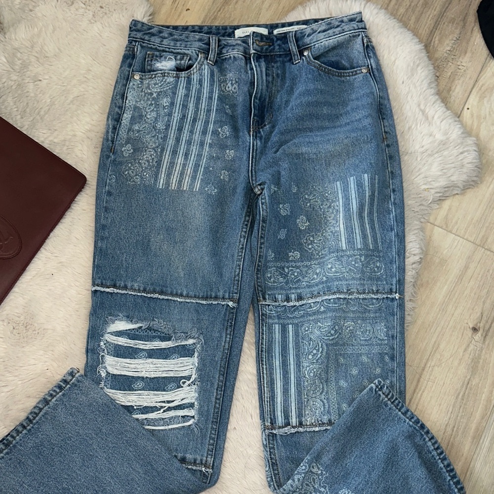 Cleo and wolf Stylish Denim Shorts with Patterned Details